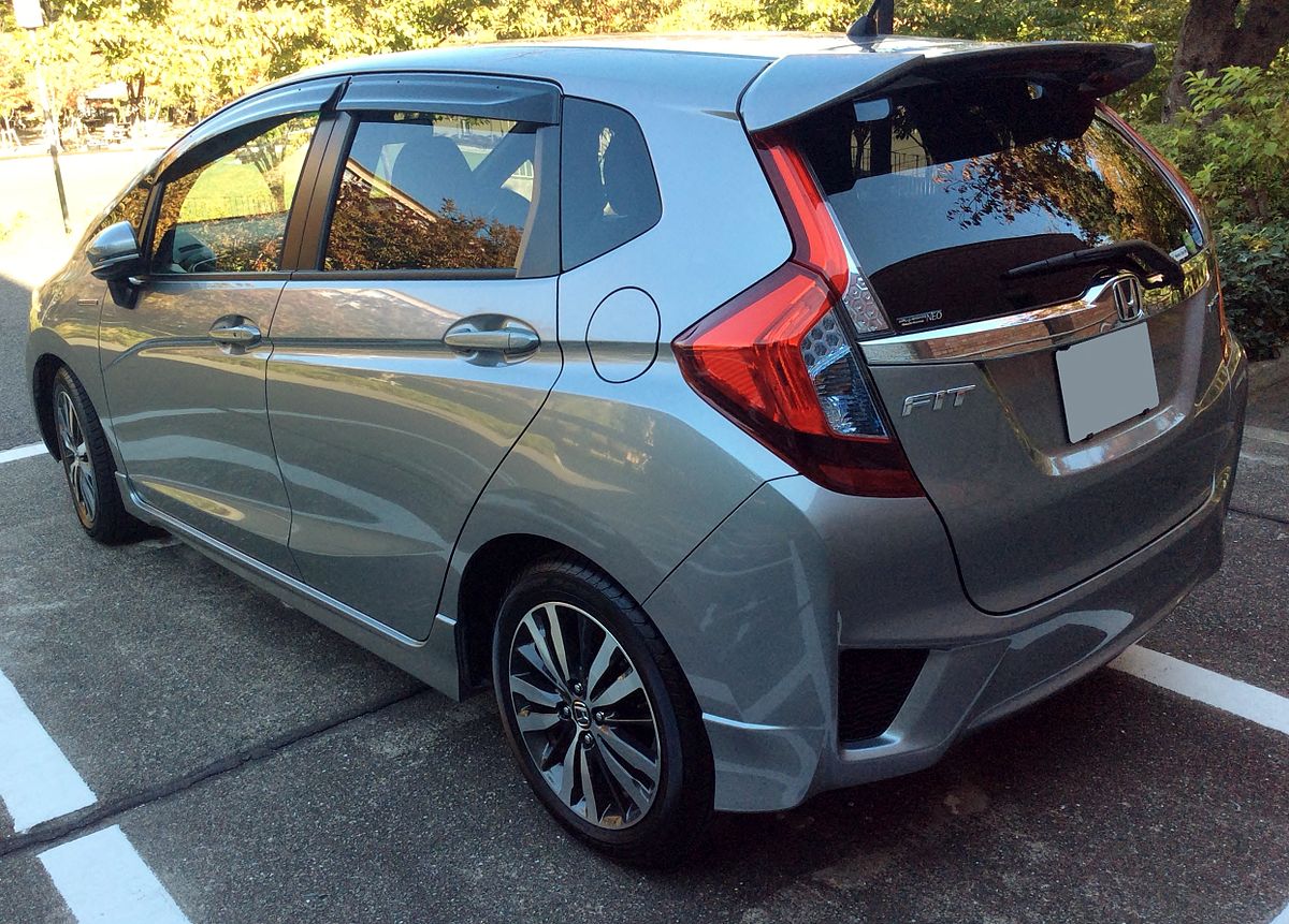 Honda_FIT_HYBRID・HYBRID_S_Package_GP5_rear